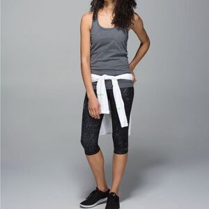 Lululemon Run: Top Speed Crop, Luxtreme
Star Crushed Coal Black, NWT, SZ 2